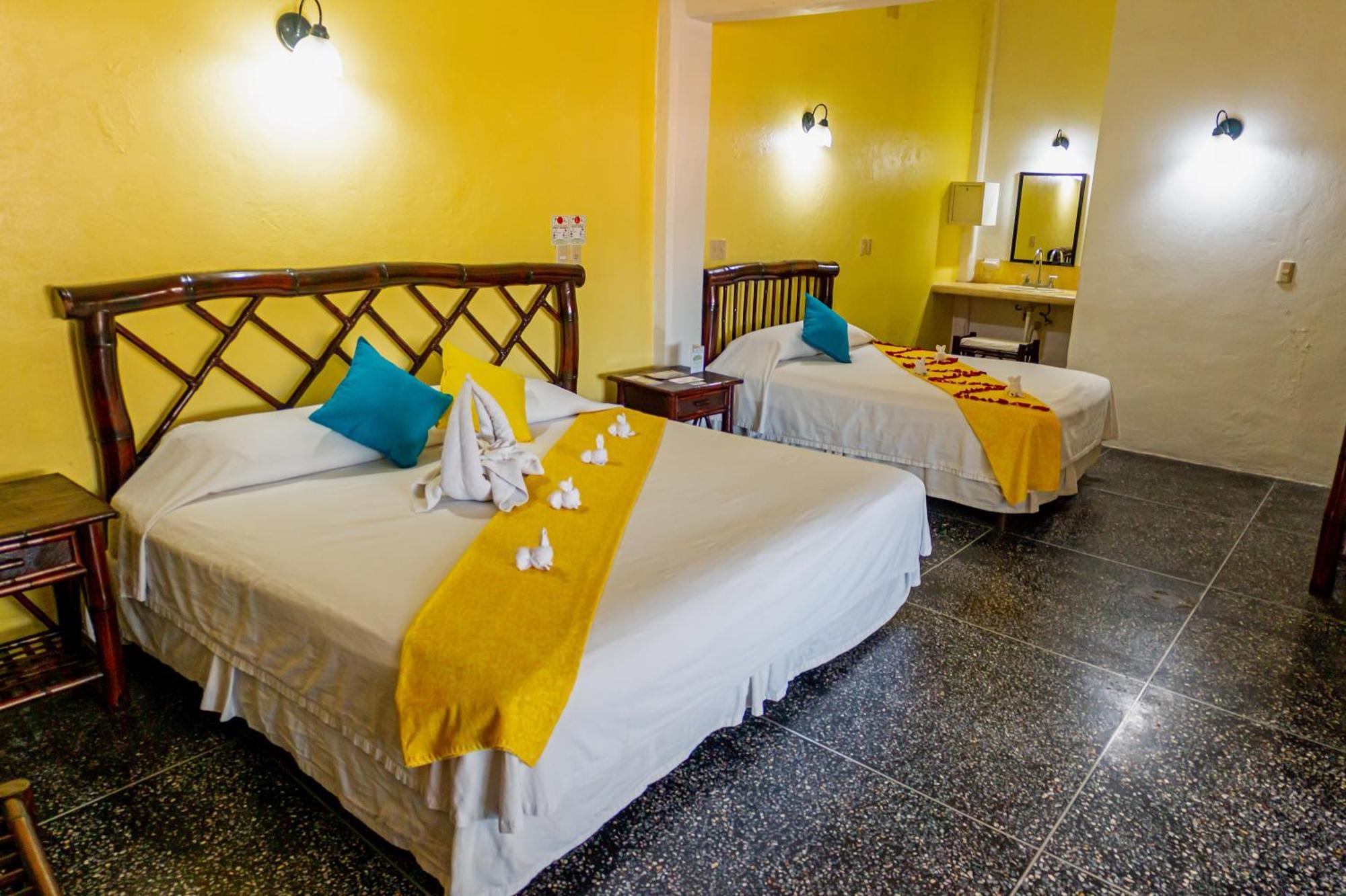 Hotel Casa Sun And Moon Zihuatanejo Exterior photo