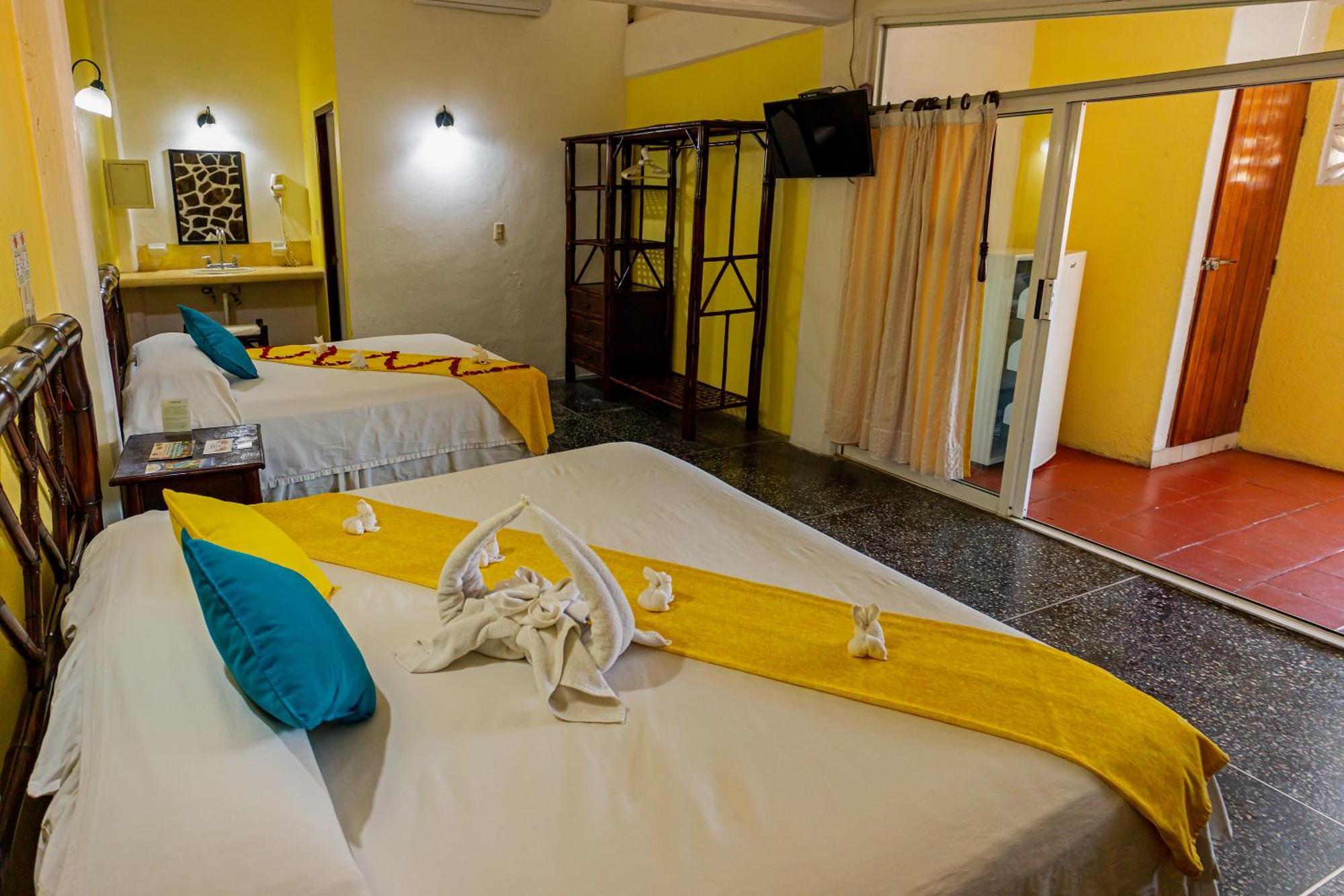 Hotel Casa Sun And Moon Zihuatanejo Exterior photo