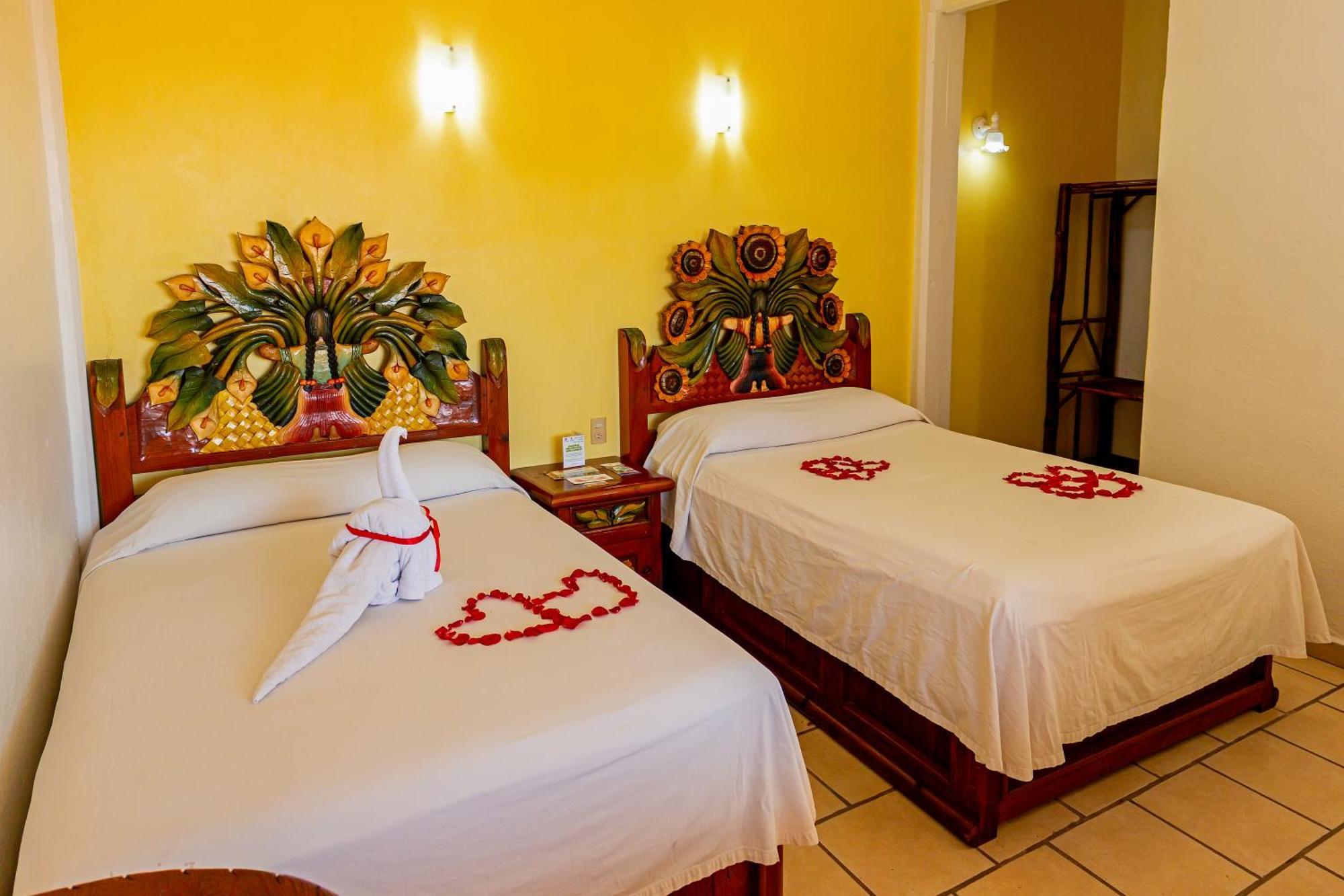 Hotel Casa Sun And Moon Zihuatanejo Exterior photo