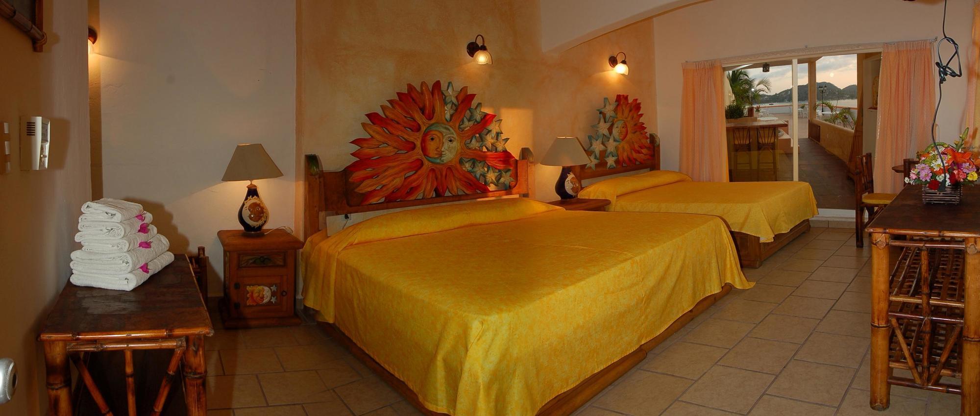 Hotel Casa Sun And Moon Zihuatanejo Exterior photo